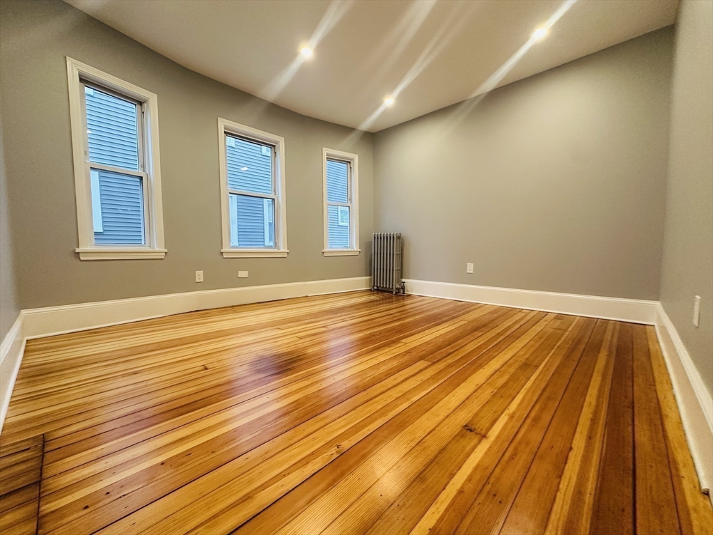 28 Melbourne St # 3
