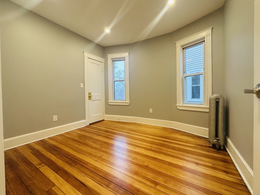 28 Melbourne St # 3