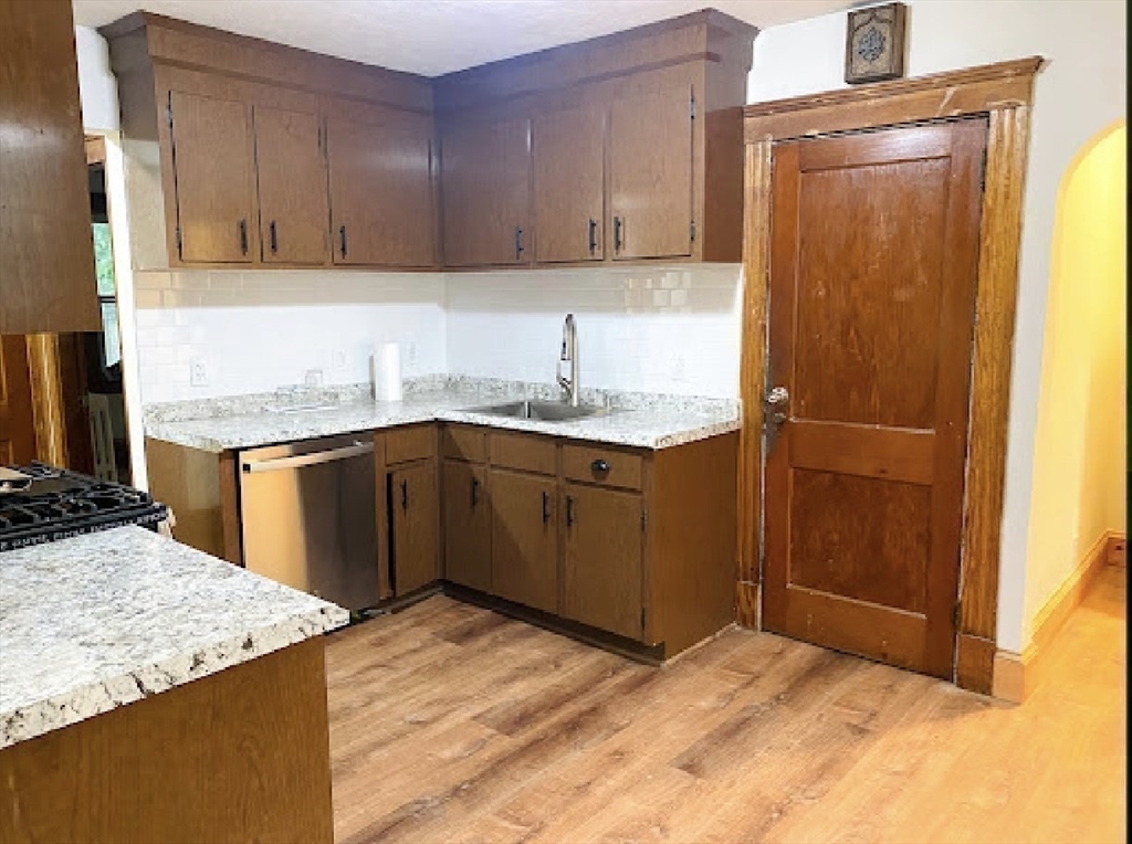 37 Walnut St # 1