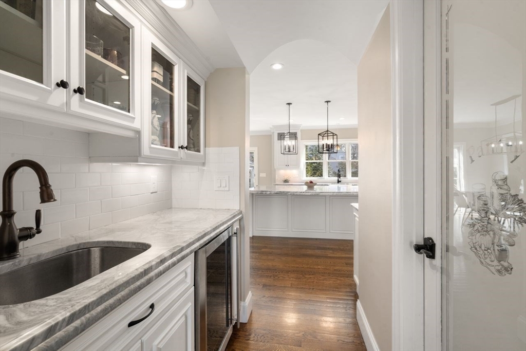 11 Briarwood Dr