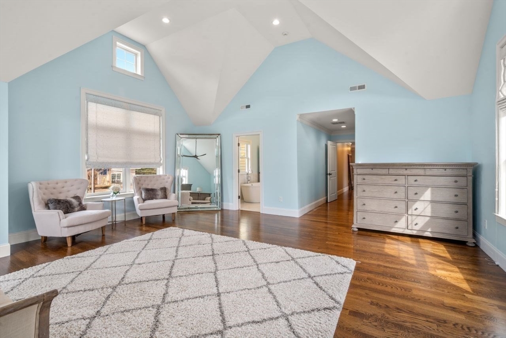 11 Briarwood Dr