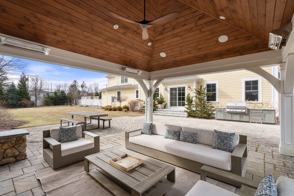 11 Briarwood Dr