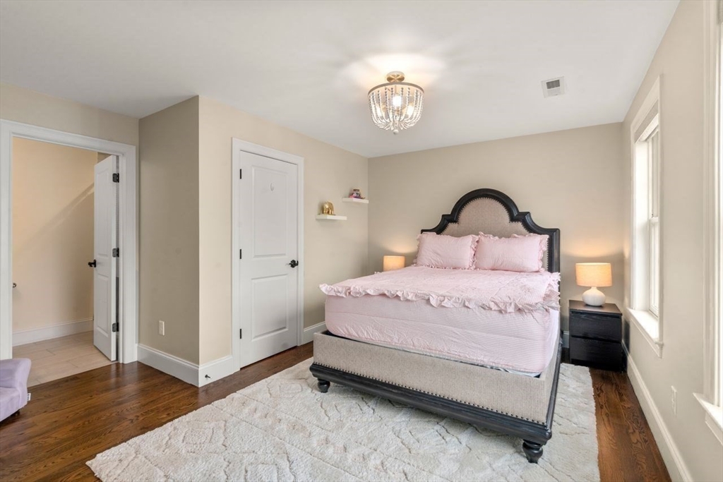 11 Briarwood Dr