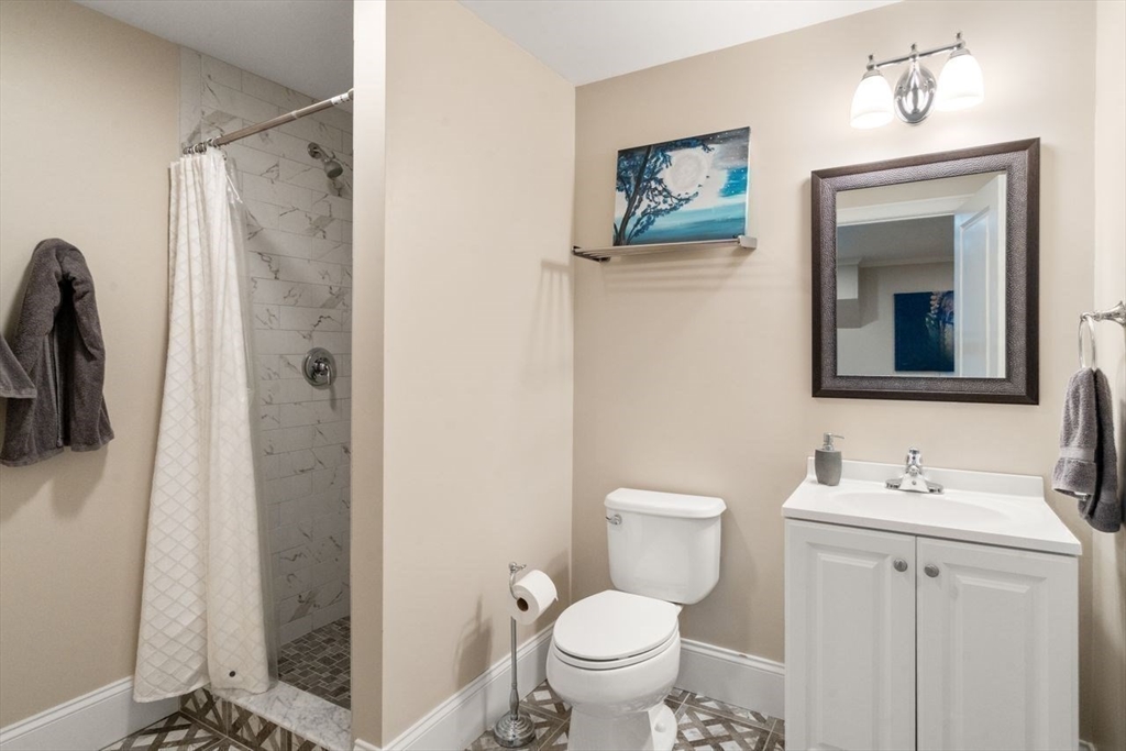 11 Briarwood Dr
