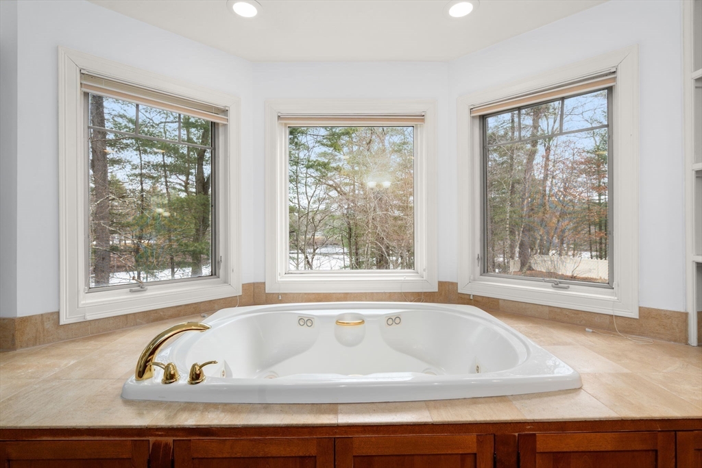 7 Pettee's Pond Lane