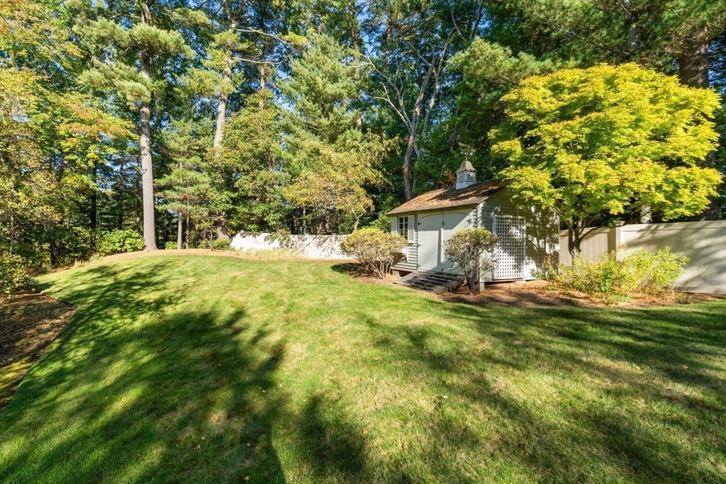 7 Pettee's Pond Lane