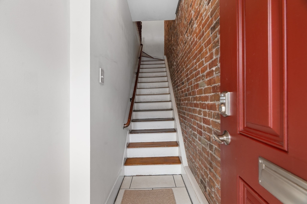 760-762 E 5th St # 2