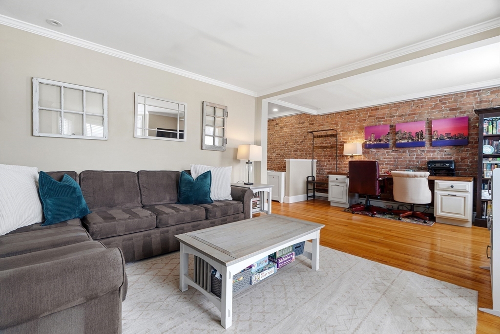 760-762 E 5th St # 2
