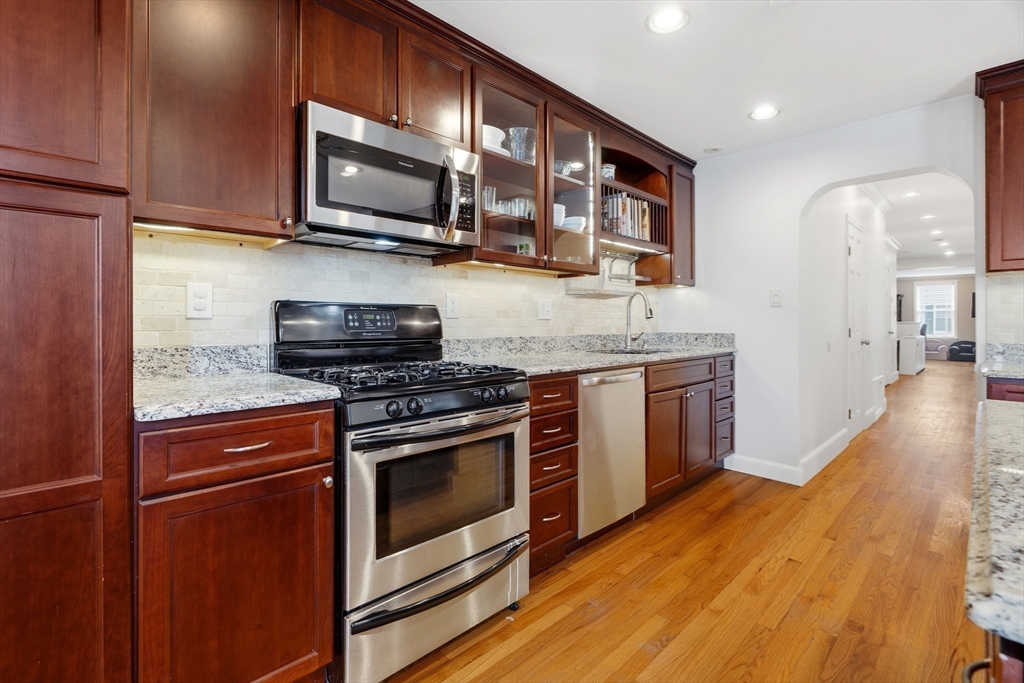 760-762 E 5th St # 2