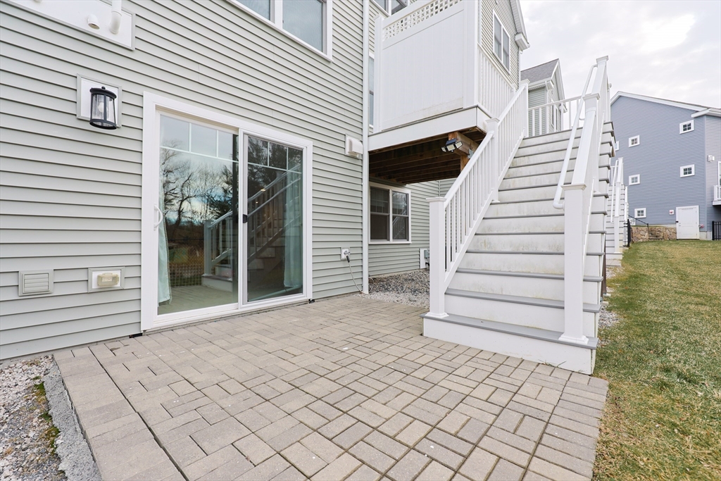 8 Riverstone Way # 8