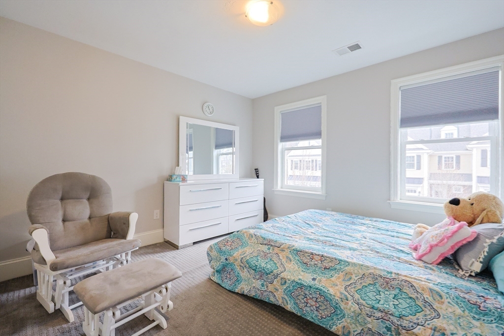 8 Riverstone Way # 8