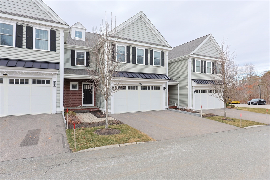 8 Riverstone Way # 8
