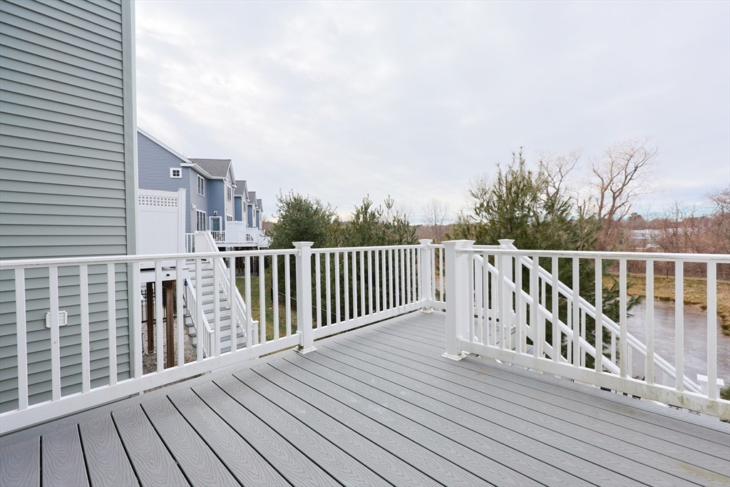 8 Riverstone Way # 8