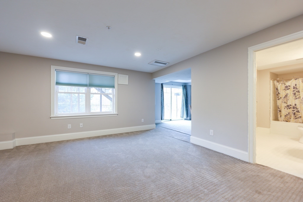 8 Riverstone Way # 8