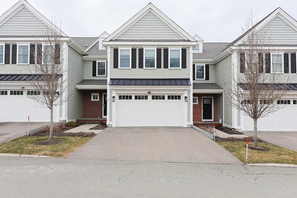 8 Riverstone Way # 8