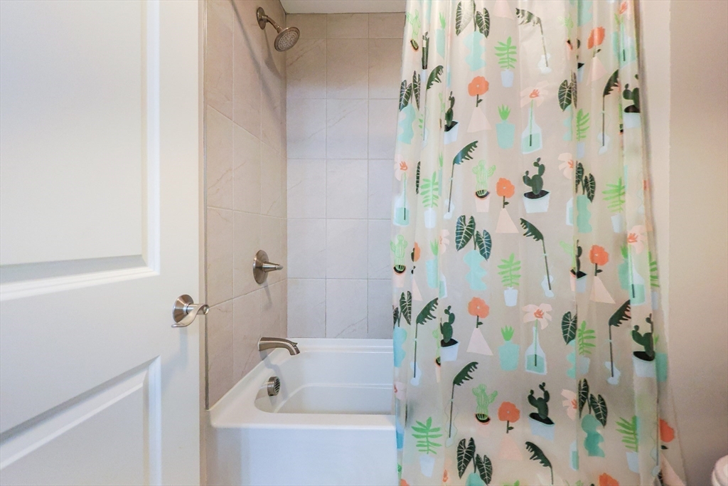 8 Riverstone Way # 8