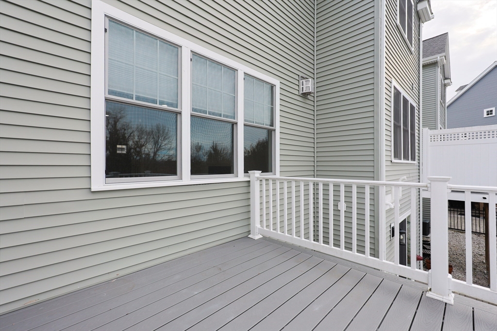 8 Riverstone Way # 8