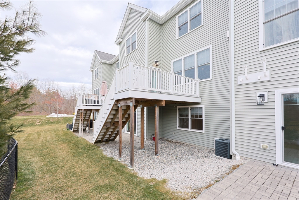 8 Riverstone Way # 8