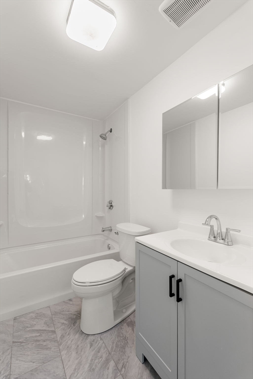 881 Main St # 5