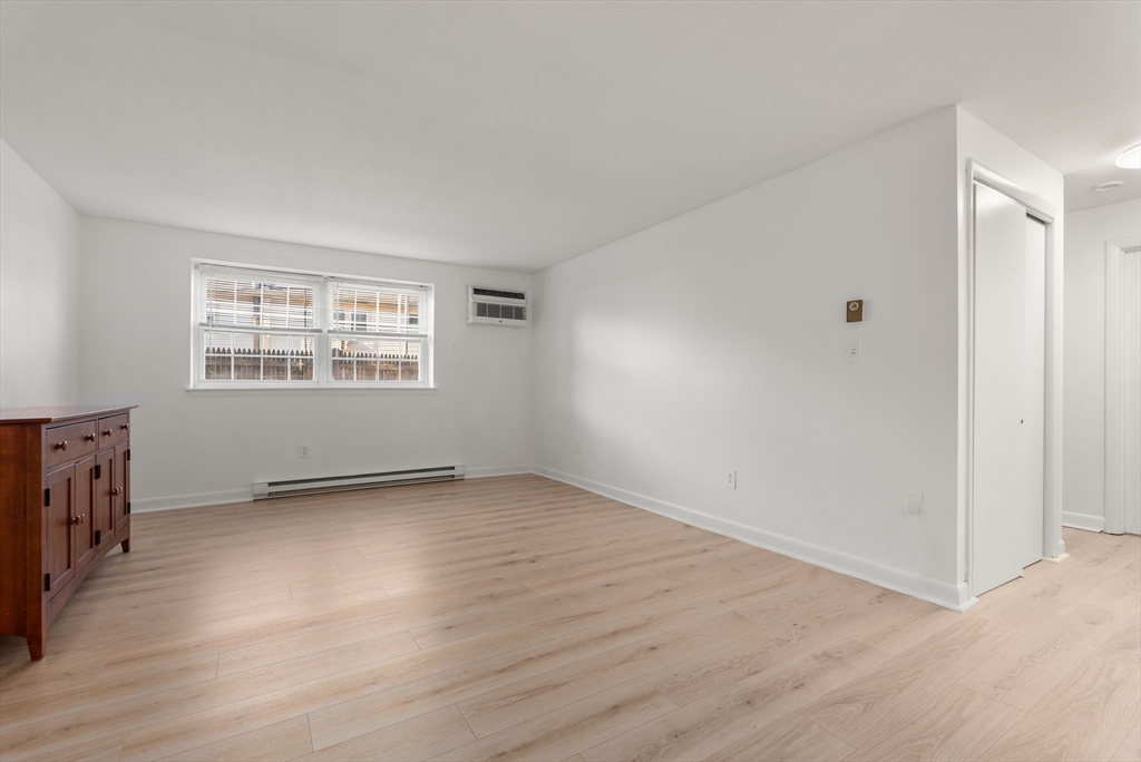 881 Main St # 5