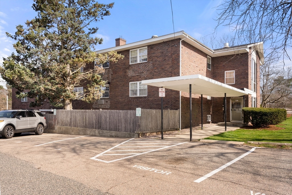 881 Main St # 5