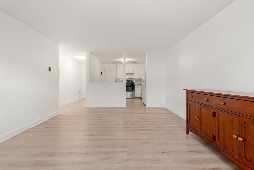 881 Main St # 5