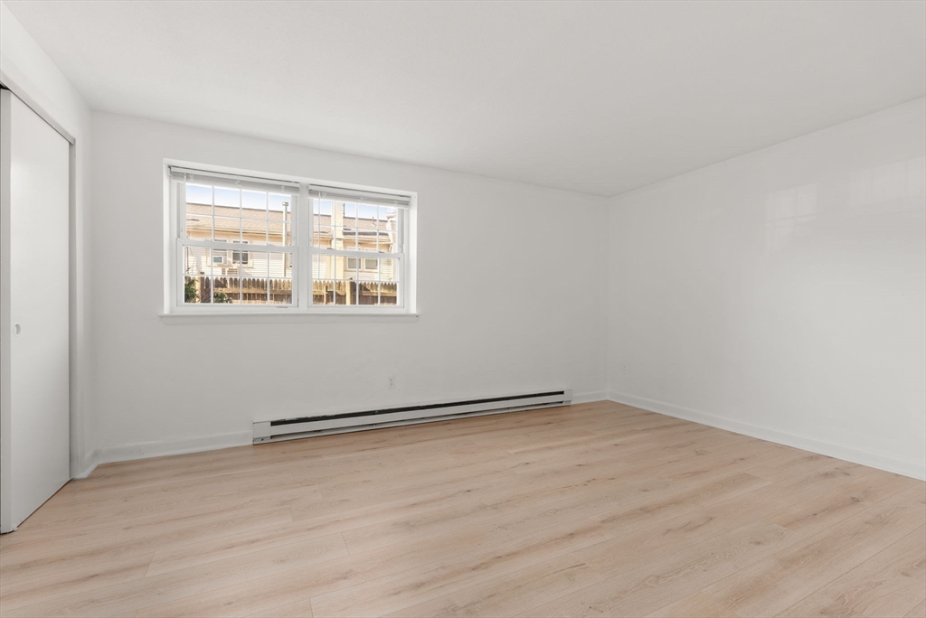 881 Main St # 5