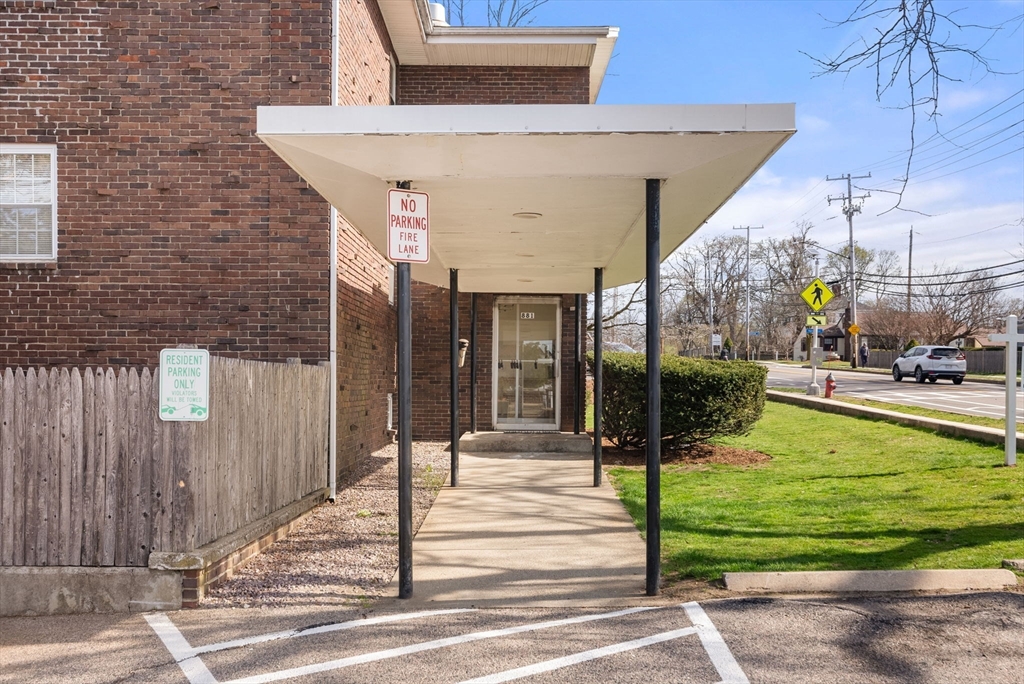 881 Main St # 5