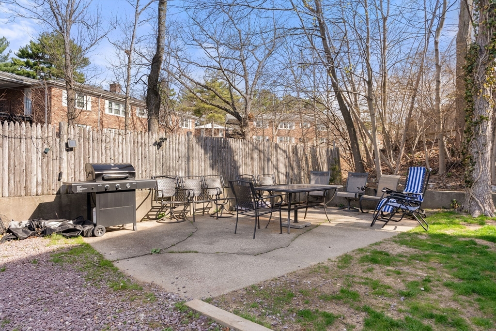 881 Main St # 5