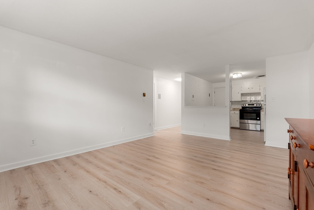 881 Main St # 5