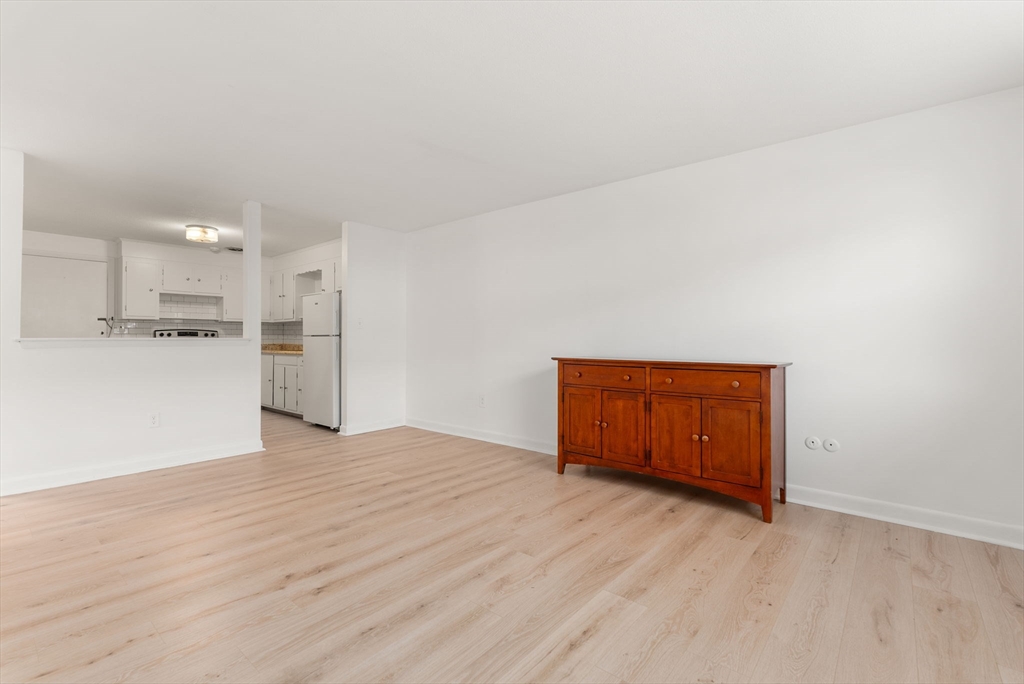 881 Main St # 5