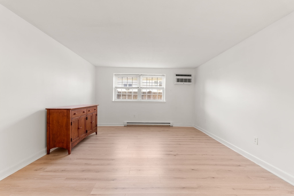 881 Main St # 5