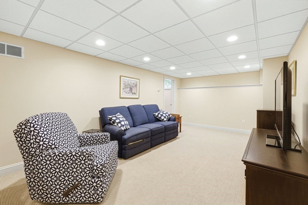 7 Tanglewood Road