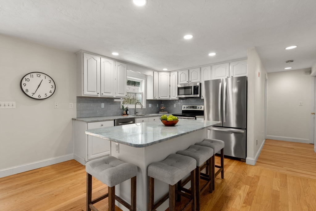 189 1/2 Seekonk St