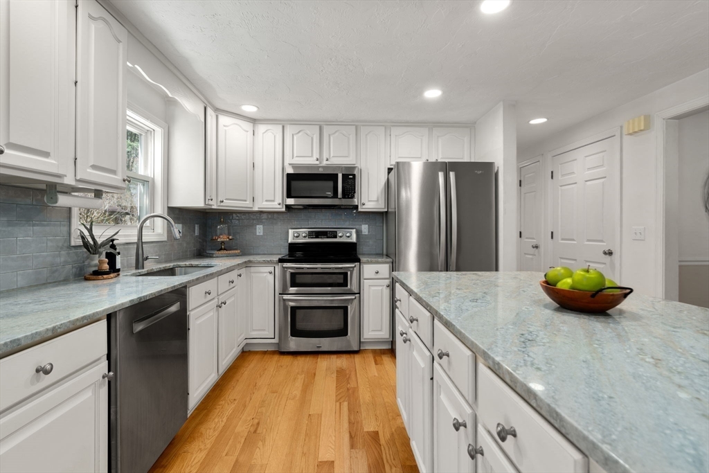 189 1/2 Seekonk St
