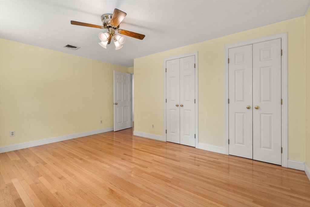 189 1/2 Seekonk St