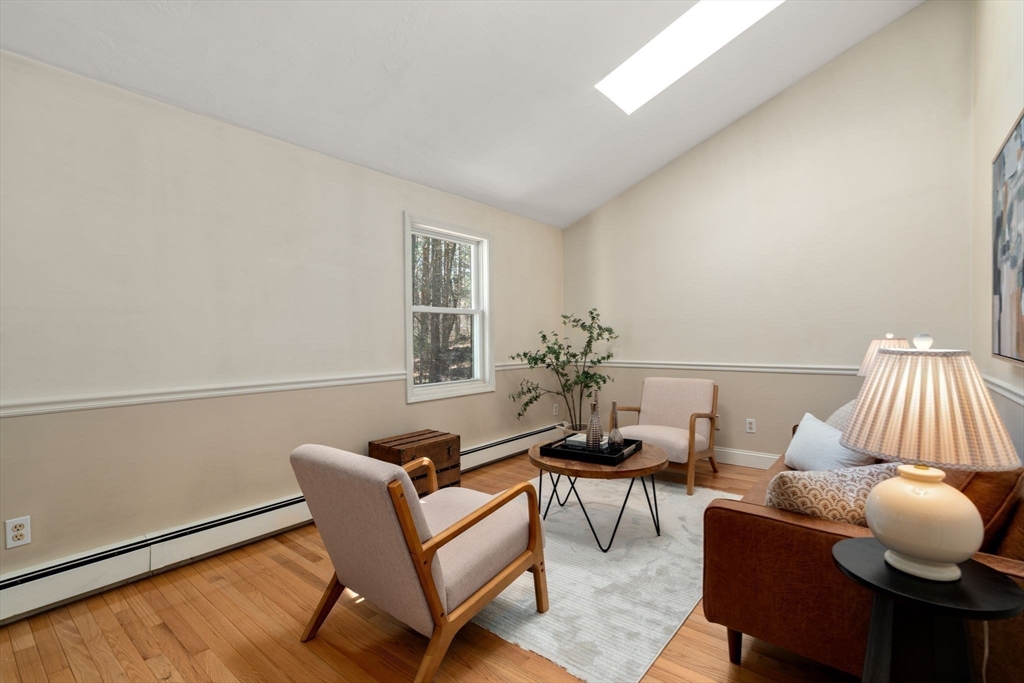 189 1/2 Seekonk St