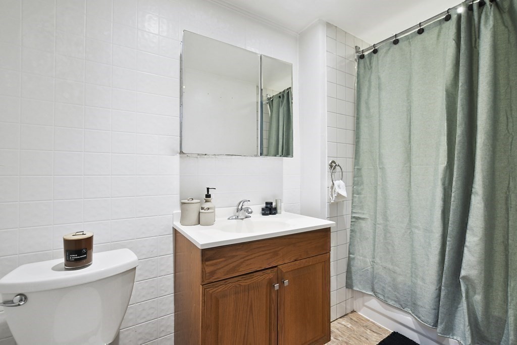 909 E 2nd Street # 1