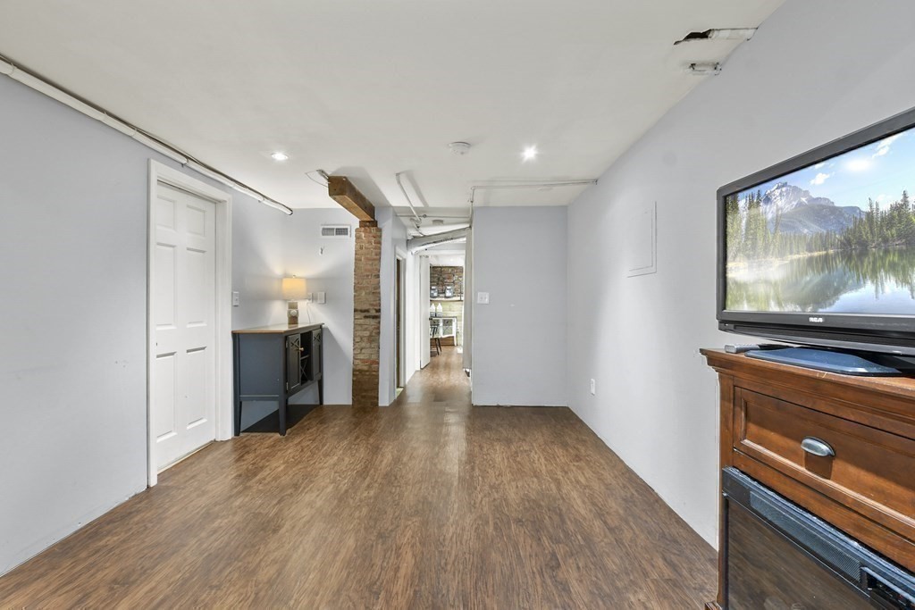 909 E 2nd Street # 1