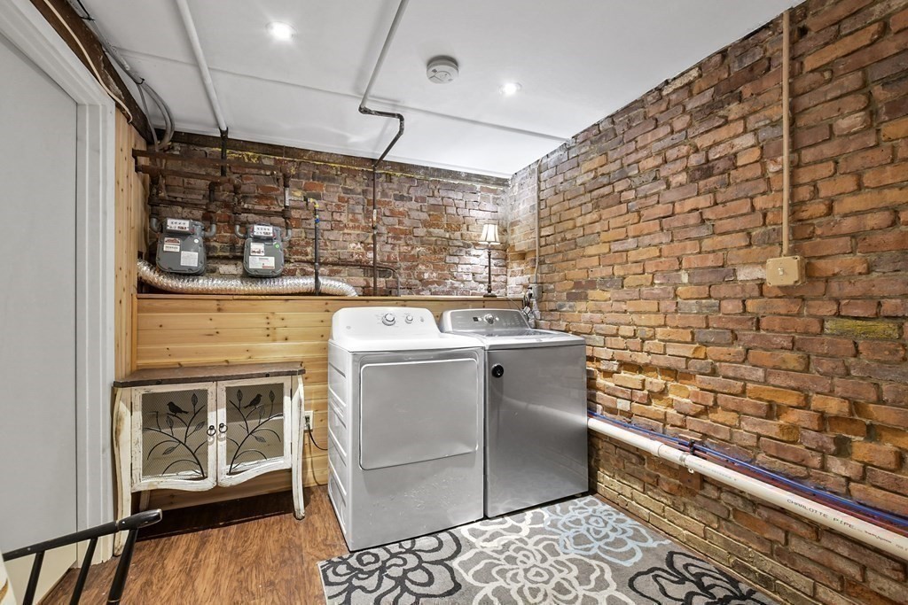909 E 2nd Street # 1