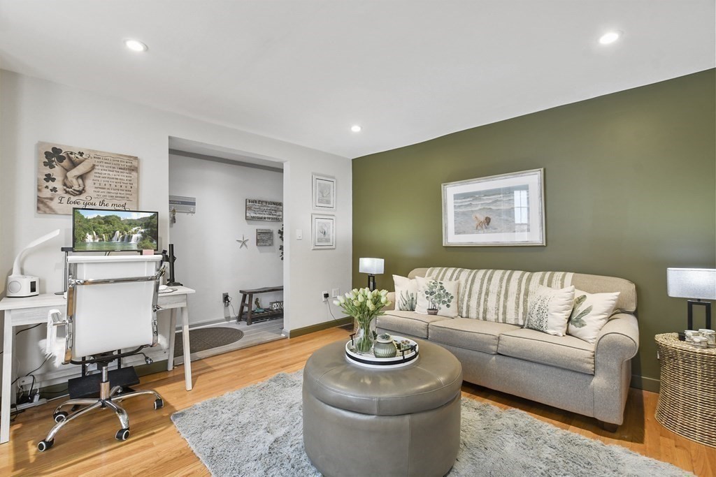 909 E 2nd Street # 1