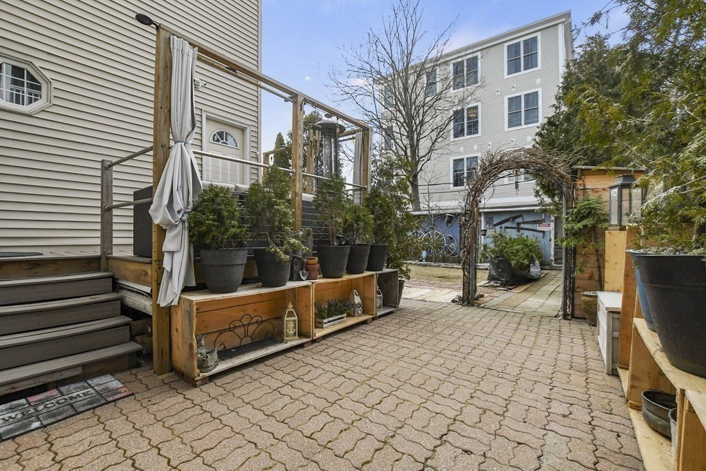 909 E 2nd Street # 1