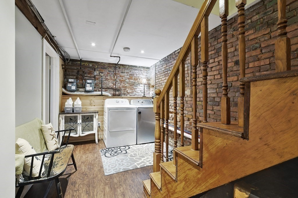 909 E 2nd Street # 1