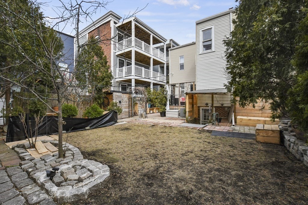 909 E 2nd Street # 1