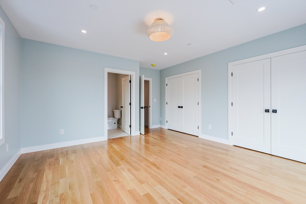 68 Rowe St Unit: U:3