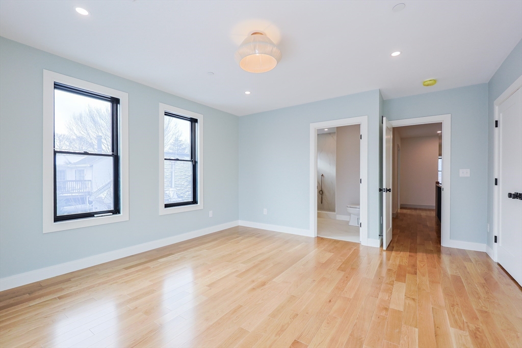 68 Rowe St Unit: U:3