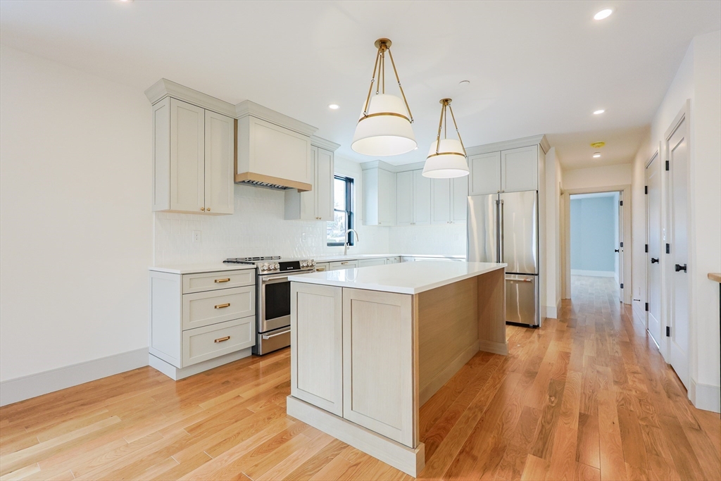 68 Rowe St Unit: U:3