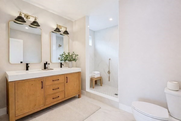 68 Rowe St Unit: U:3