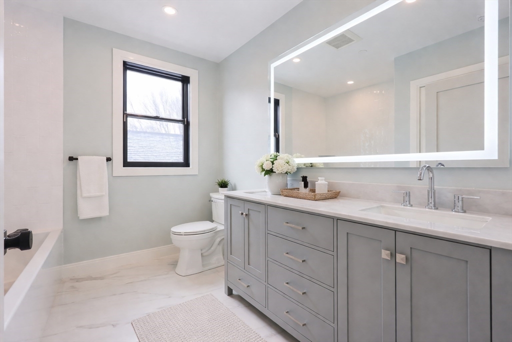 68 Rowe St Unit: U:3
