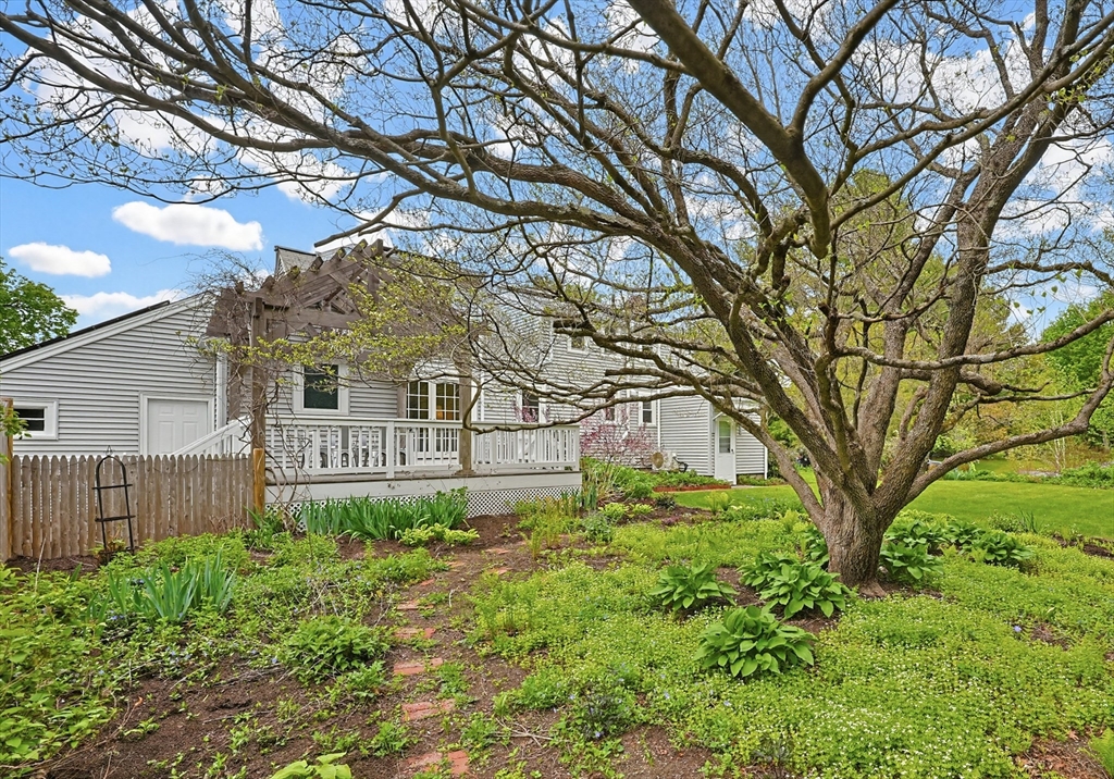 13 Lawrence Circle
